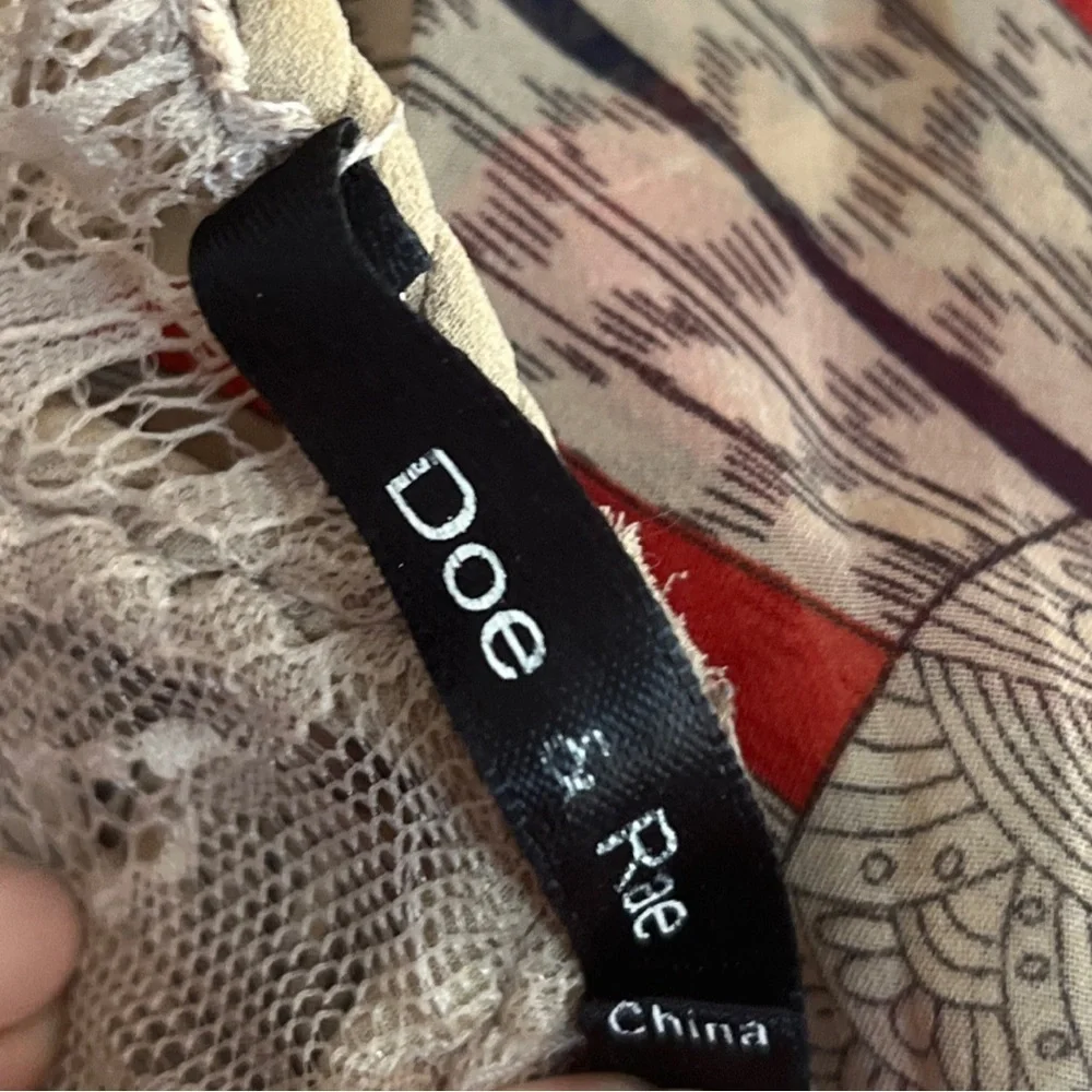 DOE & RAE Flowy Boho Feather Print Top with Rope and lace detailing EUC … - Picture 8 of 10